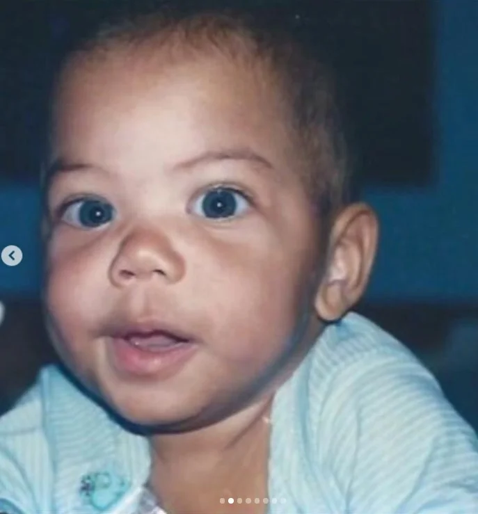 O garoto completou 16 anos O garoto completou 16 anos