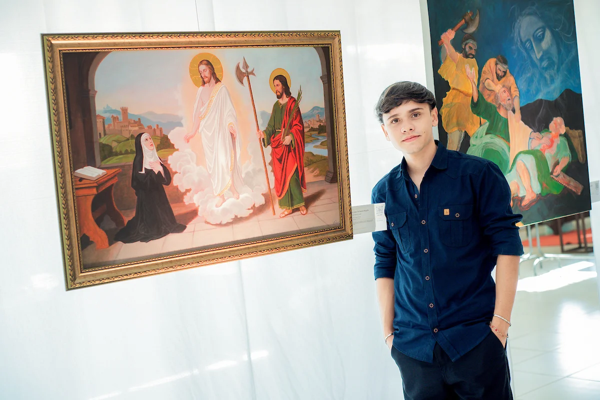 Vini Morart com a sua obra "A visão de Santa Brígida" Vini Morart com a sua obra "A visão de Santa Brígida"
