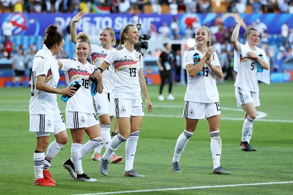 Alemanha goleia a África do Sul e passa como líder no Mundial Feminino