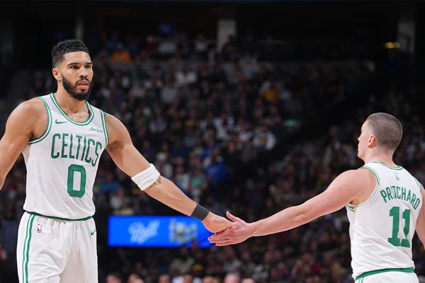 NBA: Celtics garantem vaga nos playoffs após vitória contra o Hornets