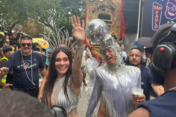 Alessandra Negrini no Baixo Augusta - Metrópoles