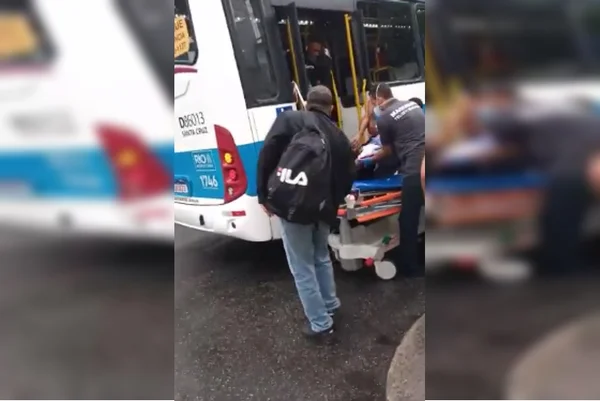 Vigilante baleado em assalto a ônibus no Rio segue em estado gravíssimo
