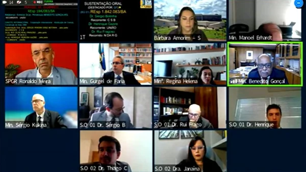 Ministros do STJ em sessão da Primeira Turma