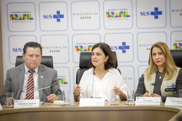 Nísia convoca estados para o Dia D contra a dengue: “Trabalhar juntos”