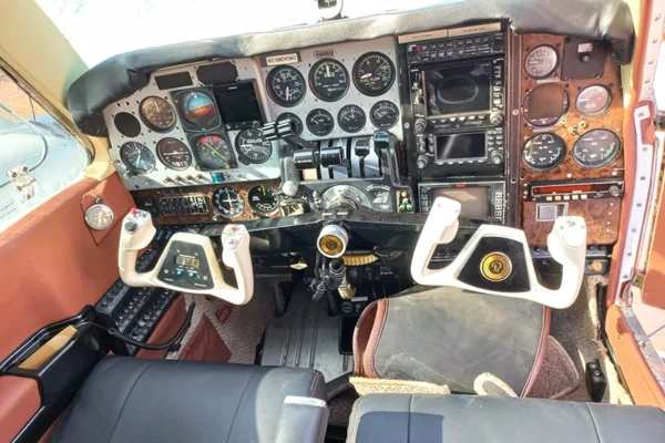Avião apreendido pela PF é incendiado e pilotos são presos