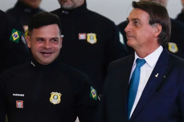 Imagem colorida, Silvinei e Bolsonaro- Metrópoles