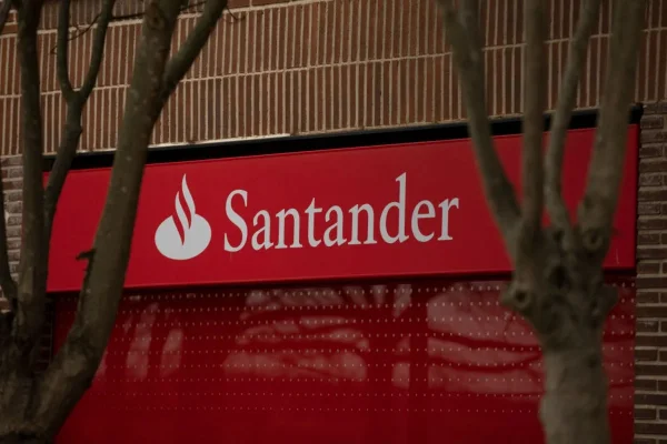 Aplicativo do banco Santander apresenta erro nesta sexta-feira
