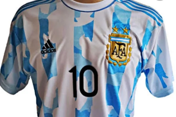 Na real, saiba quanto vale uma camisa da seleção argentina