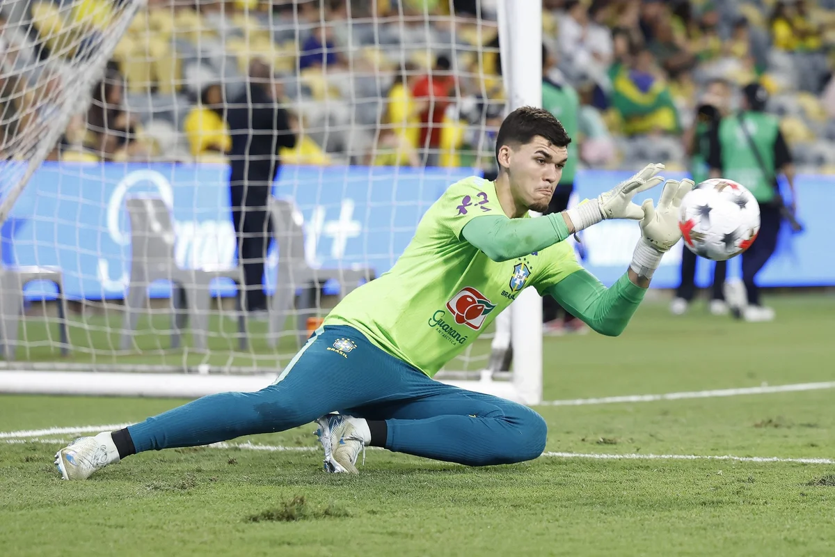 Jogador foi convocado para amistosos da Seleção Brasileiro. Jogador foi convocado para amistosos da Seleção Brasileiro.