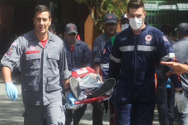 Suzano: dois atiradores abrem fogo em escola, matam 8 e se suicidam