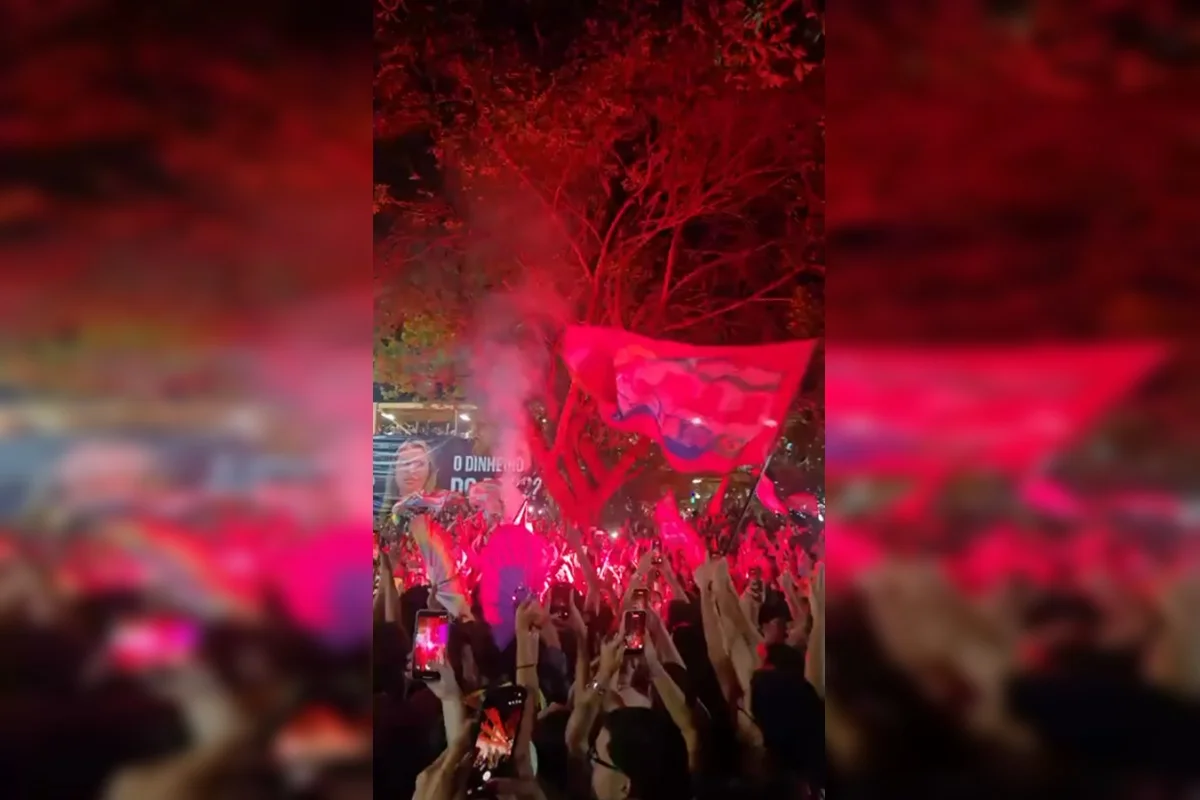 Estudantes fazem mobilização na UnB em apoio à reeleição de Lula