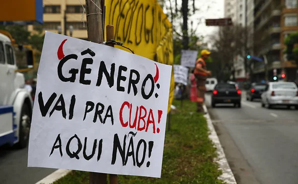 No aperto, grupo de mulheres bolsonaristas ignorou “ideologia de gênero”