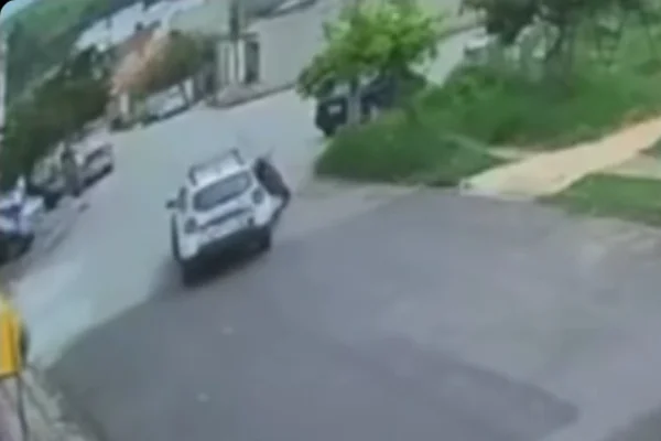 Vídeo: PM afasta policial que atropelou pedestre com viatura e fugiu