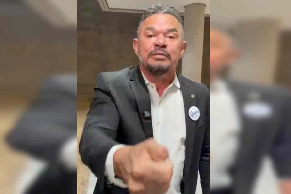 “Rachadinha”: deputado chama delegado de “covarde”, se retrata e categoria reage