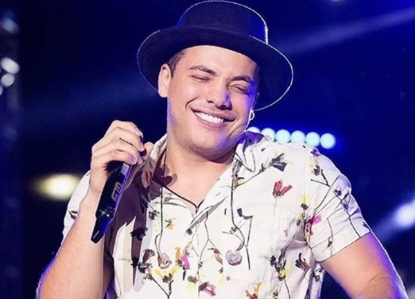 Wesley Safadão lança novo visual para DVD em Miami e divide opiniões