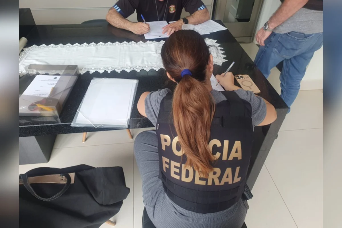PF faz ação contra crime eleitoral após saque de R$ 200 mil e acha 5 armas - imagem 2 PF faz ação contra crime eleitoral após saque de R$ 200 mil e acha 5 armas - imagem 2