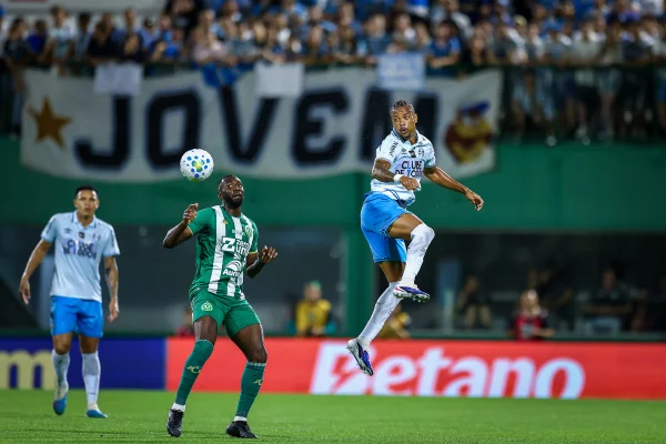 Chapecoense e Grêmio se enfrentaram pela 6ª rodada do Campeonato Brasileiro