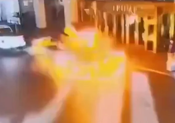 Imagem colorida de explosão