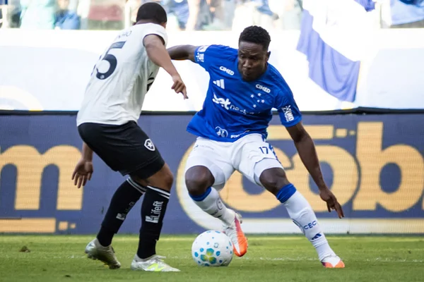 Cruzeiro confirma 5ª lesão de Sinisterra em menos de um ano