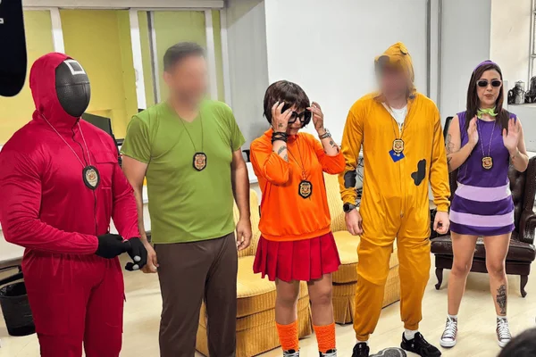 Policiais disfarçados prende trio com 8 celulares furtados em bloco