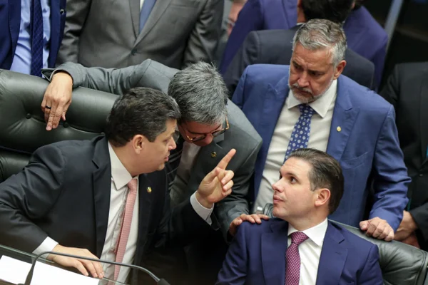 Sessão solene do Congresso Nacional destinada à inauguração da 4ª Sessão Legislativa Ordinária da 57ª Legislatura Metrópoles