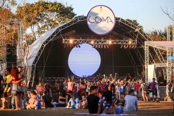 Festival CoMA anima brasilienses com música alternativa. Veja quem foi