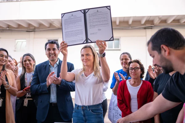Celina anuncia concurso para contratar 114 médicos temporários
