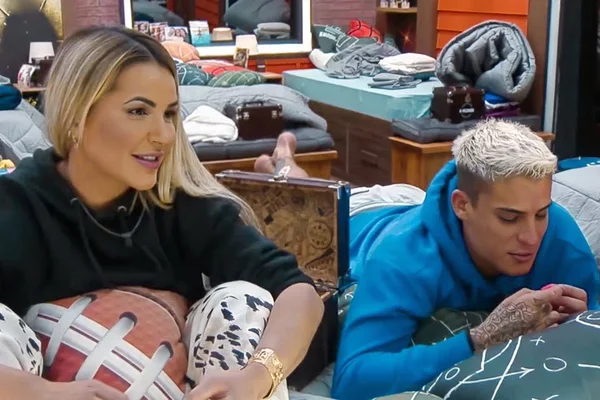 Deolane Bezerra e Tiago Ramos (Reprodução: PlayPlus)