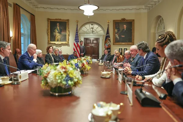 Diplomatas da Embaixada do Brasil nos EUA são cortados de encontro entre Lula e Biden