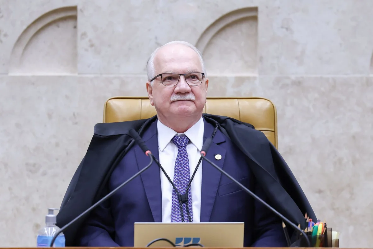 Fachin defende fim do Inquérito das Fake News após crise no STF
