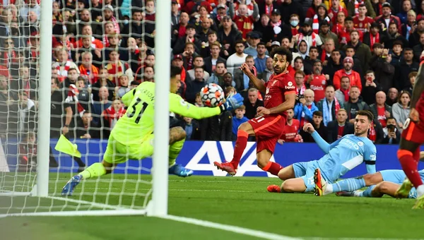 Com direito a golaço, City e Liverpool fazem grande jogo e terminam no empate