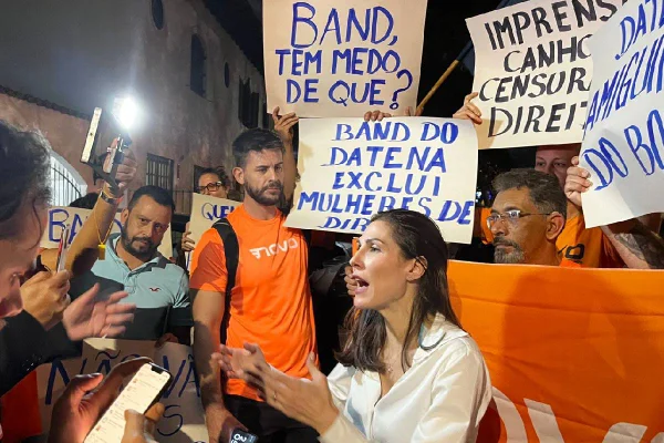 *********Candidata do Novo à prefeitura de SP faz protesto na porta da Band