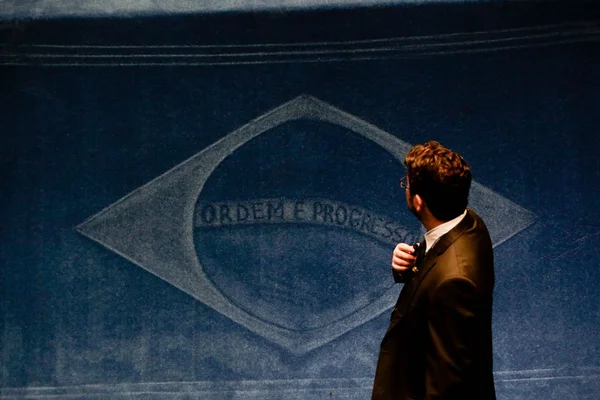 Vale a pena ser servidor público com a estabilidade em risco?