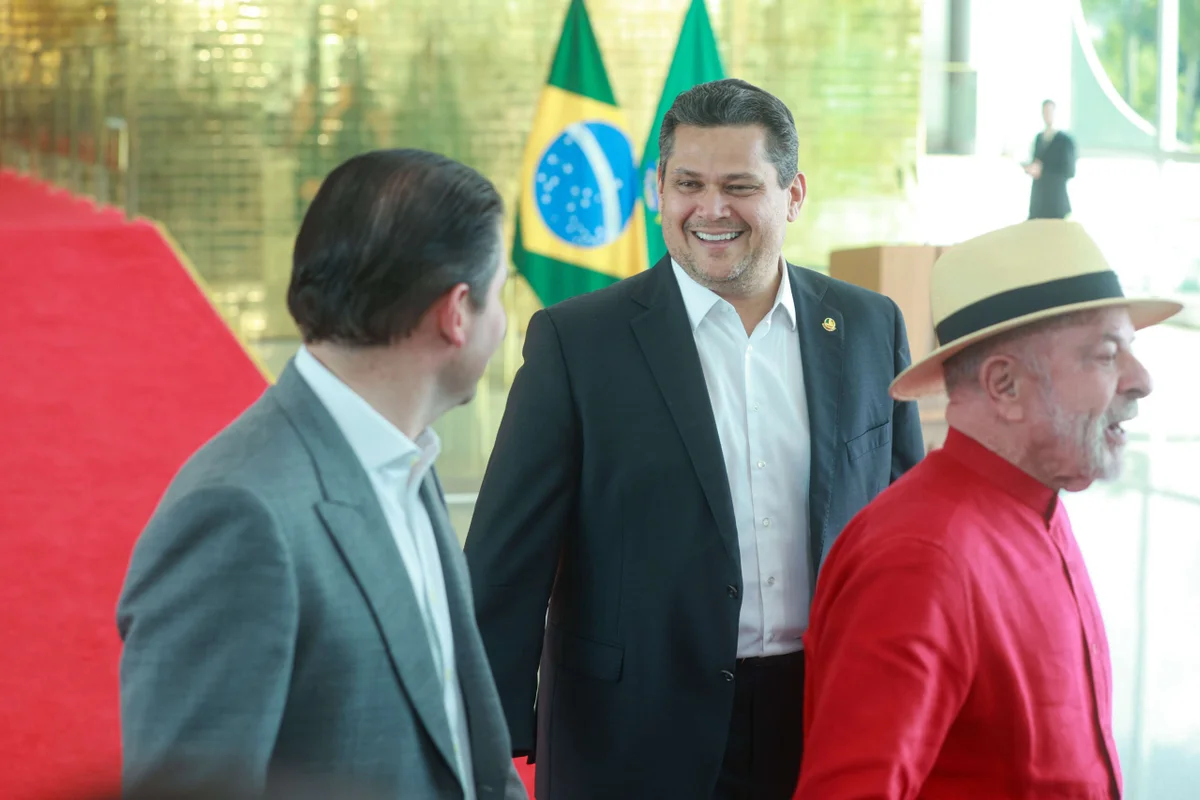 Os presidentes da República, Luiz Inácio Lula da Silva (PT), do Senado, Davi Alcolumbre (União-AP), e da Câmara, Hugo Motta (Republicanos-PB), durante pronunciamento no Palácio da Alvorada Os presidentes da República, Luiz Inácio Lula da Silva (PT), do Senado, Davi Alcolumbre (União-AP), e da Câmara, Hugo Motta (Republicanos-PB), durante pronunciamento no Palácio da Alvorada