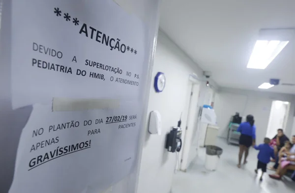 Sem médicos, pais se revoltam com falta de atendimento no Hmib