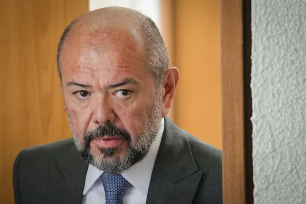 Imagem colorida mostra o ex-ministro da Previdência Sicial do govero Bolsonaro na CPMI do INSS - Metrópoles