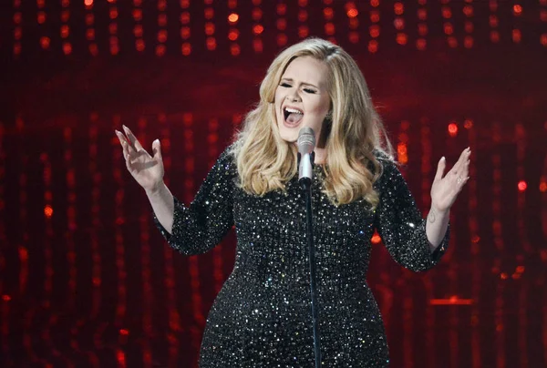Adele fugiu dos serviços de streaming. Quem perde com isso? Ela, provavelmente