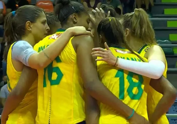 Com reservas, Brasil atropela Chile e engata 3ª vitória no Sul-Americano de Vôlei