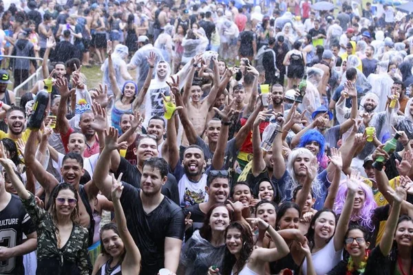 Suvaco da Asa anima foliões e dá início ao Carnaval de Brasília