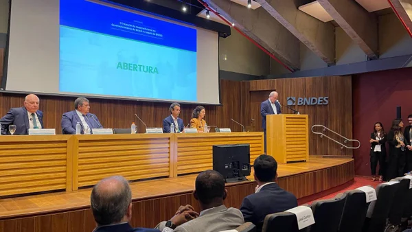 Especialistas debatem impacto do cooperativismo na economia
