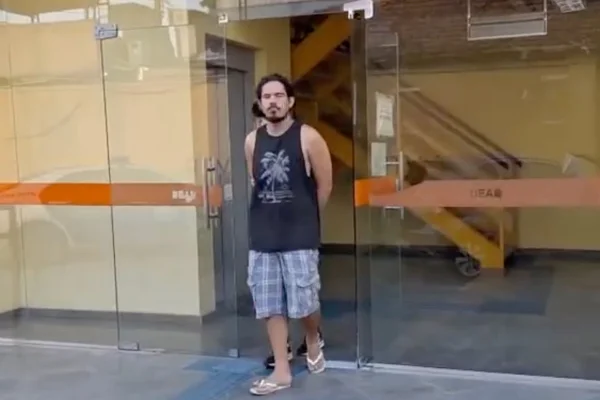 Mulher é torturada, mantida em cativeiro e tem cabelo raspado pelo companheiro