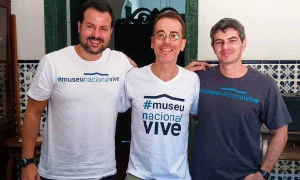 Coleção de pai e filho: Nando Reis doa 800 conchas a Museu Nacional