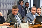 Ex-ministro da Previdência Social, Carlos Lupi, presta depoimento à CPMI do INSS