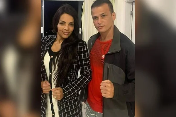 Flordelis tem caso com assessor casado que conheceu em culto
