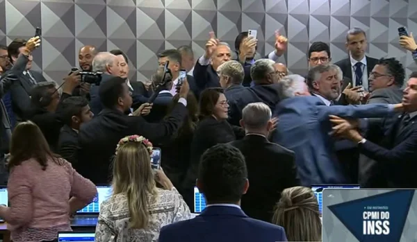 Confusão na CPMI do INSS