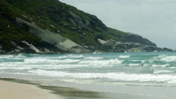 Imagem de praia em Florianópolis, Santa Catarina - Metrópoles