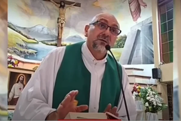 Padre refletiu antes de cruz cair sobre ele no Equador: “Todos morreremos”