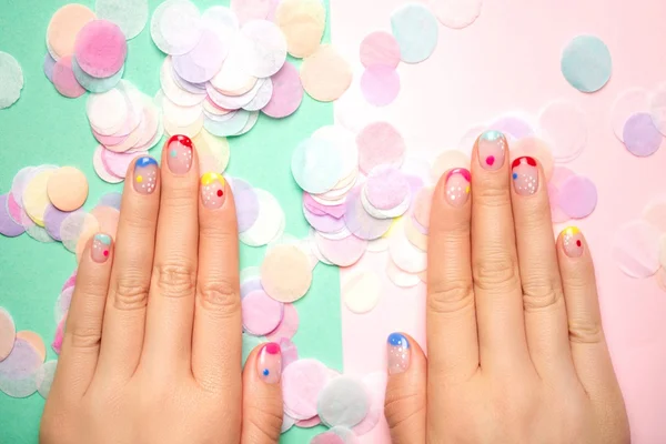 Unhas curtas decoradas