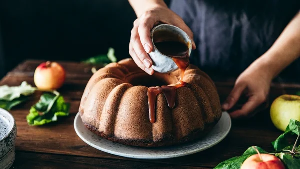 Bolo de cenoura e maçã sem farinha nem açúcar