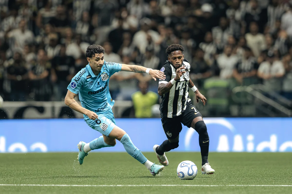O duelo entre Atlético-MG e Santos foi disputado em Belo Horizonte O duelo entre Atlético-MG e Santos foi disputado em Belo Horizonte